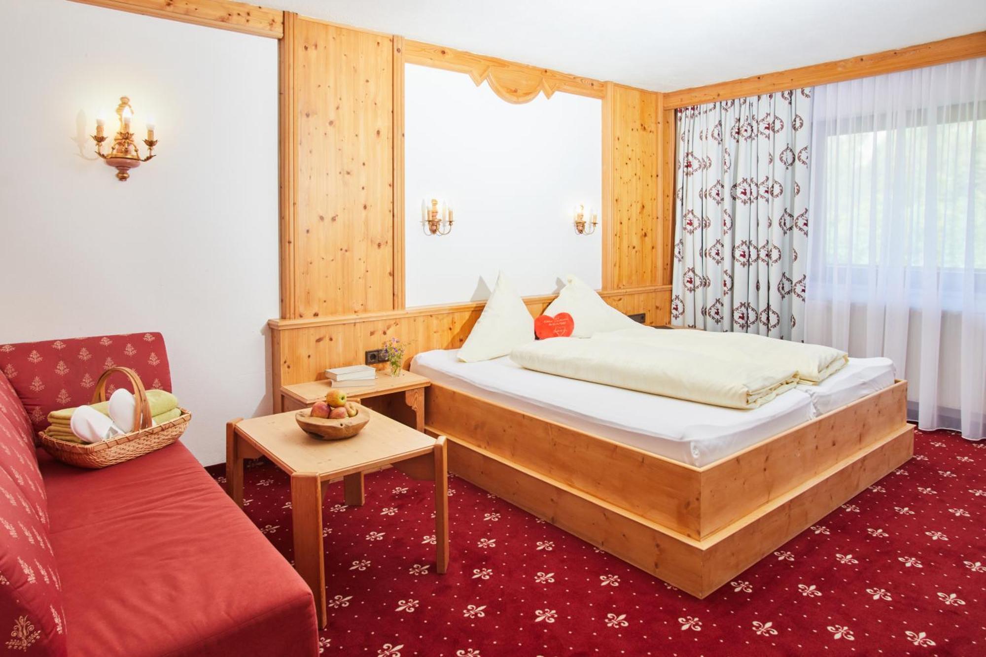 Hotel Hubertushof - Ihr Hotel Mit Herz Leutasch Oda fotoğraf