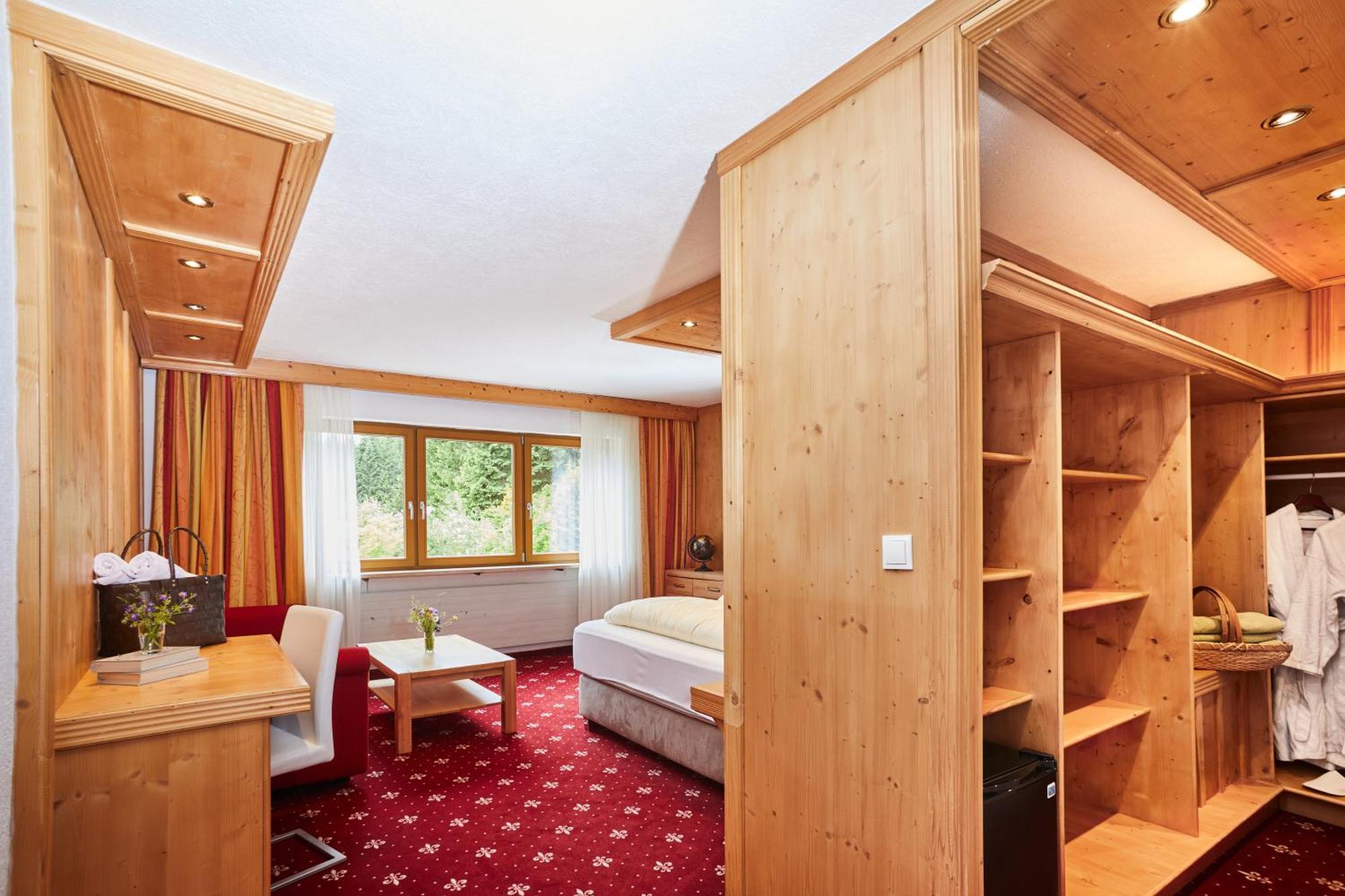 Hotel Hubertushof - Ihr Hotel Mit Herz Leutasch Oda fotoğraf