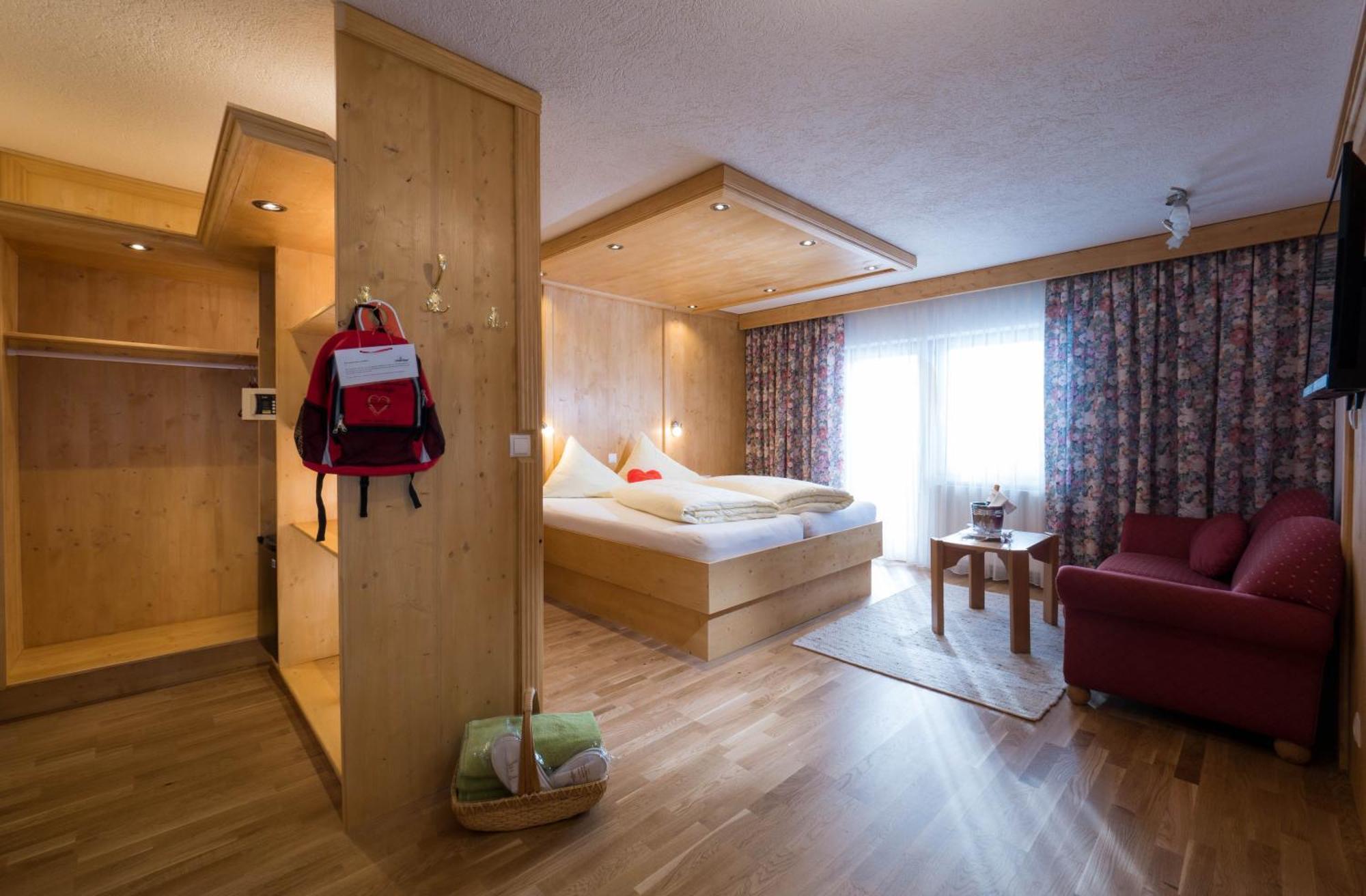 Hotel Hubertushof - Ihr Hotel Mit Herz Leutasch Oda fotoğraf